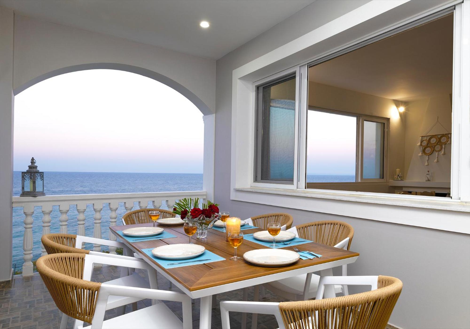 Vakantiehuis Niriides Beach House *